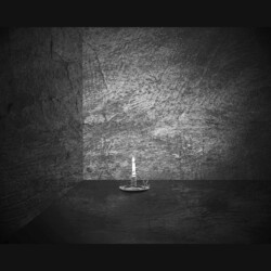 Hikikomori<br>La candela (2015)